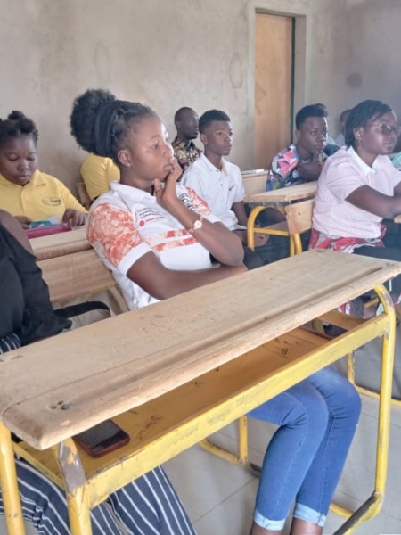 ÉDUCATION : Des élèves outillés à la Santé Sexuelle et Reproductive et à la Gestion Hygiénique des Menstrues